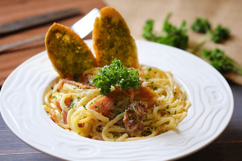 Garlic bread with herb butter
